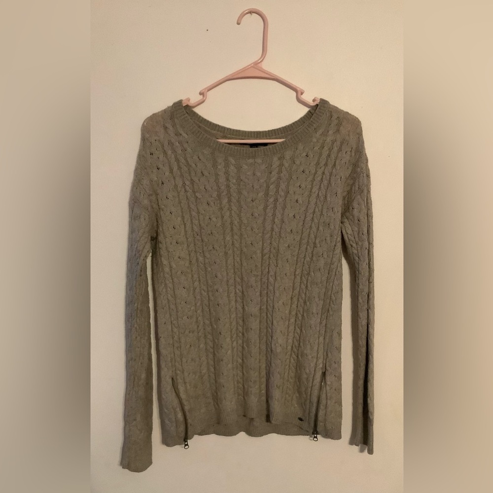 American Eagle Sweater size Large. Brown.
